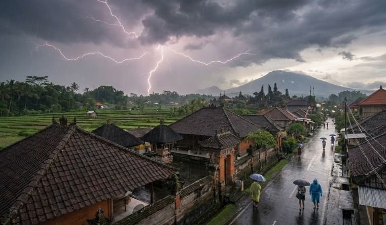 Cuaca di Bali: Hujan Petir dan Hujan Ringan Warnai Sejumlah Wilayah