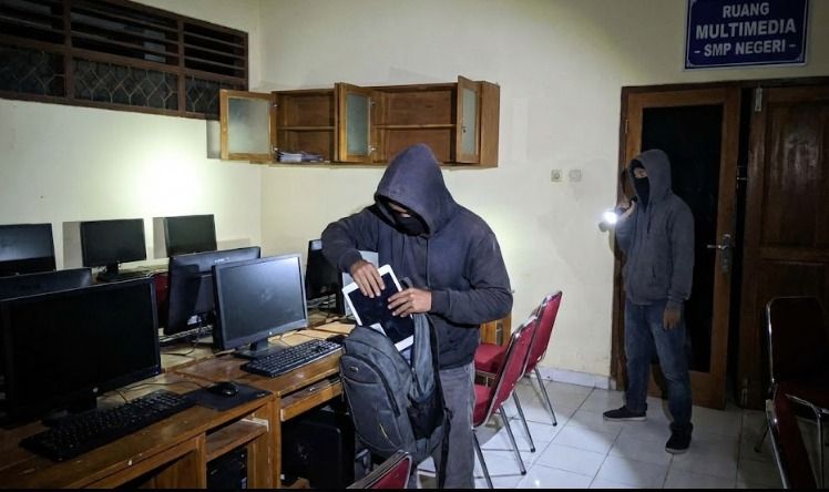 Maling Bobol Ruang Guru SDN di Bogor, Printer dan Proyektor Digondol