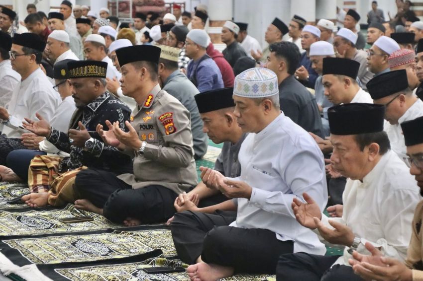 Wakapolda Aceh Hadiri Peringatan Isra Mikraj di Masjid Raya Baiturrahman, Perkuat Sinergi dengan Masyarakat