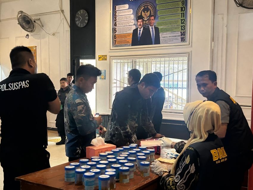 Wujudkan Zero Narkoba, Lapas Labuhan Ruku Gelar Tes Urine Pegawai dan Warga Binaan