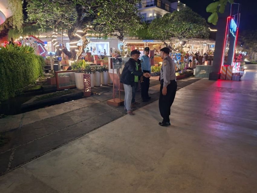 Patroli Malam Minggu di Mall Beachwalk, Polresta Denpasar Bersama Subdit Wisata Polda Bali Pastikan Wisata Aman