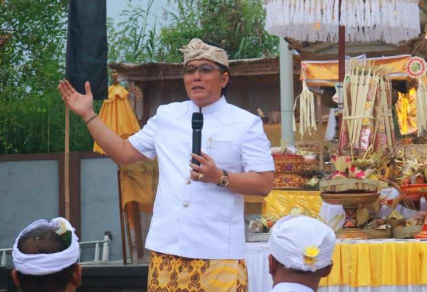 Wagub Bali Nyoman Giri Prasta Hadiri Upacara Pemelaspas: Rampungnya Pura Mas Pidada Jadi &ldquo;Jembatan Emas&rdquo; bagi Generasi Mendatang