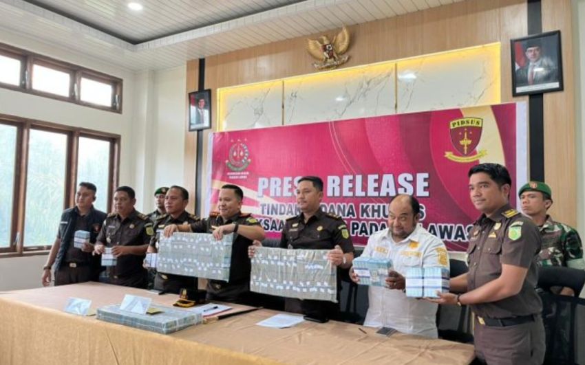 Eks Kepala Dinas Pertanian Palas Jadi Tersangka Kasus Korupsi Sawit Rakyat, Kejari Sita Rp1,8 Miliar!