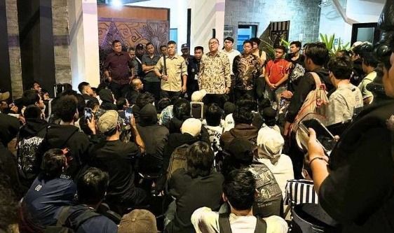 OJK Sebut WNI Terlibat Scam Bukan Korban, Ketua BKSAP: Masalahnya Lapangan Kerja di Indonesia Minim