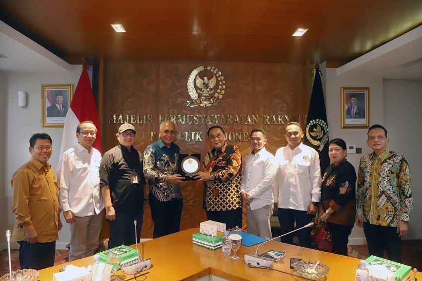 Wakil Ketua MPR Bambang Pacul Terima Audiensi PWI: Wartawan Seperti Matahari dan Bulan, Mencerahkan Dunia