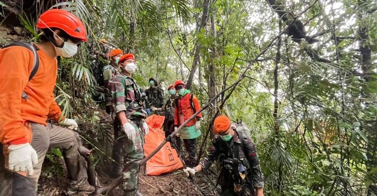 Update SAR Pesawat ATR 42-500: 10 Korban Ditemukan di Pegunungan Bulusaraung