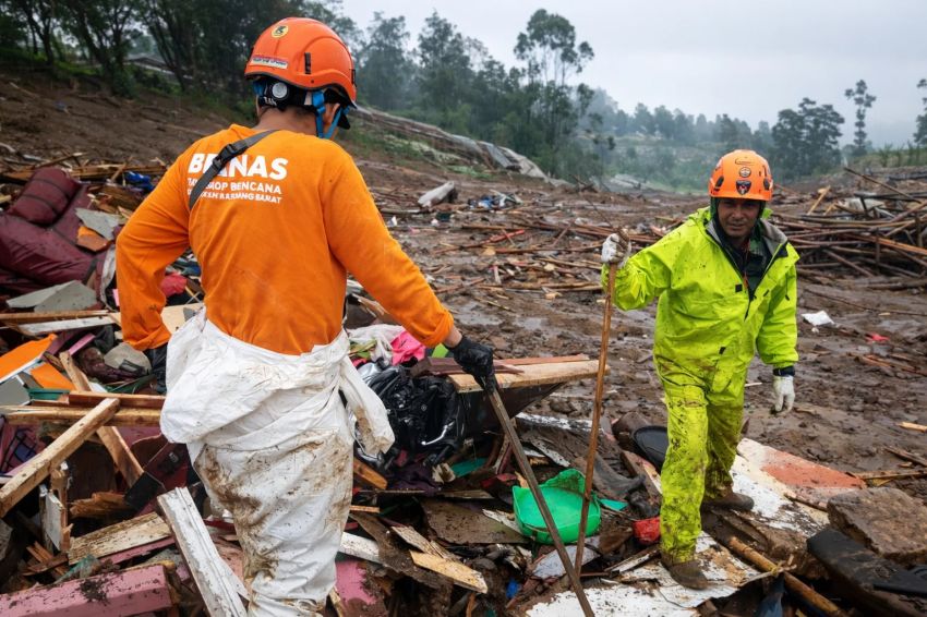 Prabowo Perintahkan Percepat Pencarian Korban Longsor Cisarua