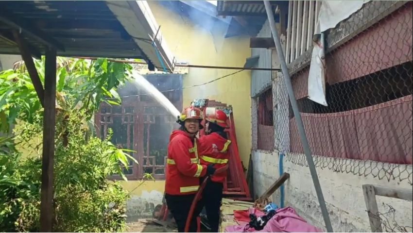 Heboh! 3 Rumah dan 1 Warung Makan di Padang Hangus Terbakar, Kerugian Capai Rp500 Juta