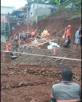 Empat Pegawai Tertimbun Longsor di Sumedang, Tim SAR Berjuang Evakuasi