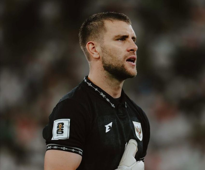 Kiper Timnas Indonesia Maarten Paes Resmi Berlabuh di Ajax Amsterdam