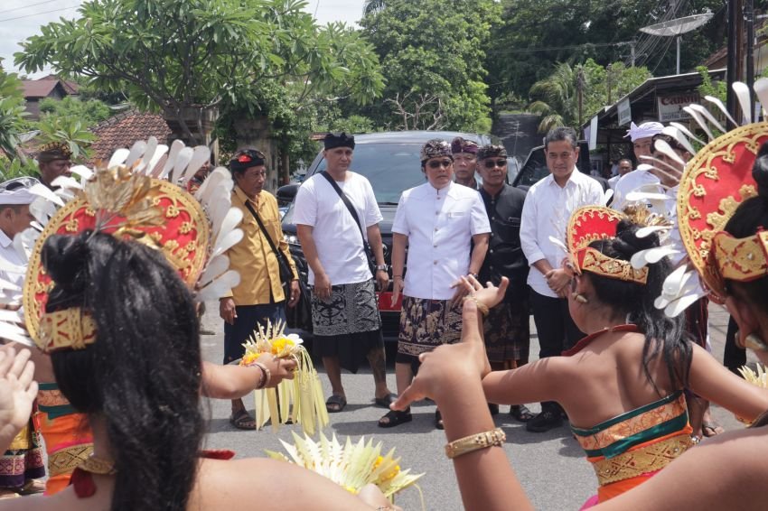 Wagub Bali Ajak Generasi Muda Berkarya Tanpa Tinggalkan Budaya Lokal