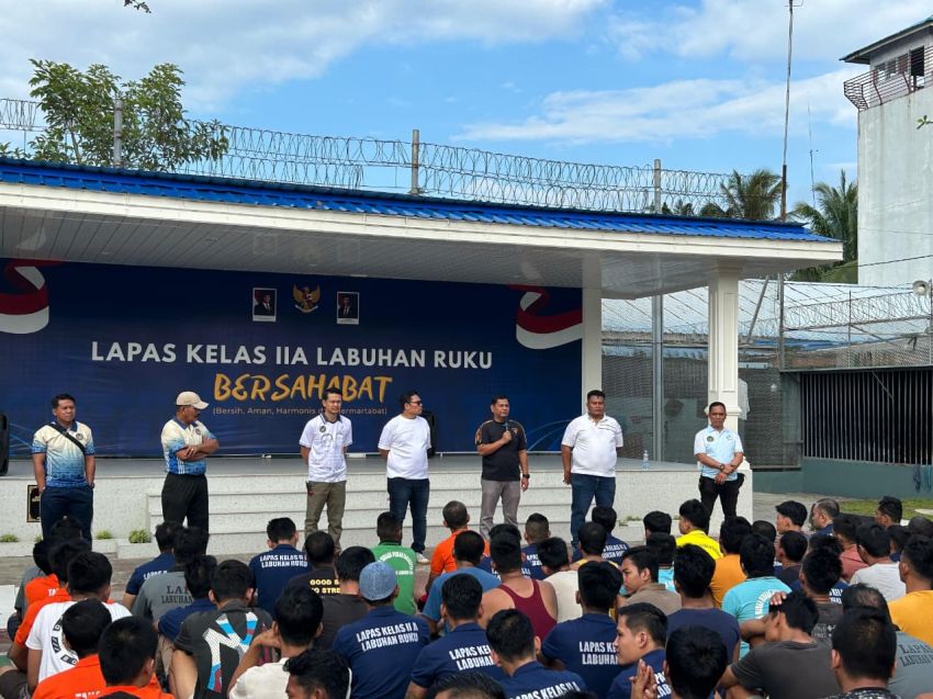 Pastikan Semua Layanan Gratis, Kalapas Labuhan Ruku Sampaikan Arahan Tegas kepada Warga Binaan