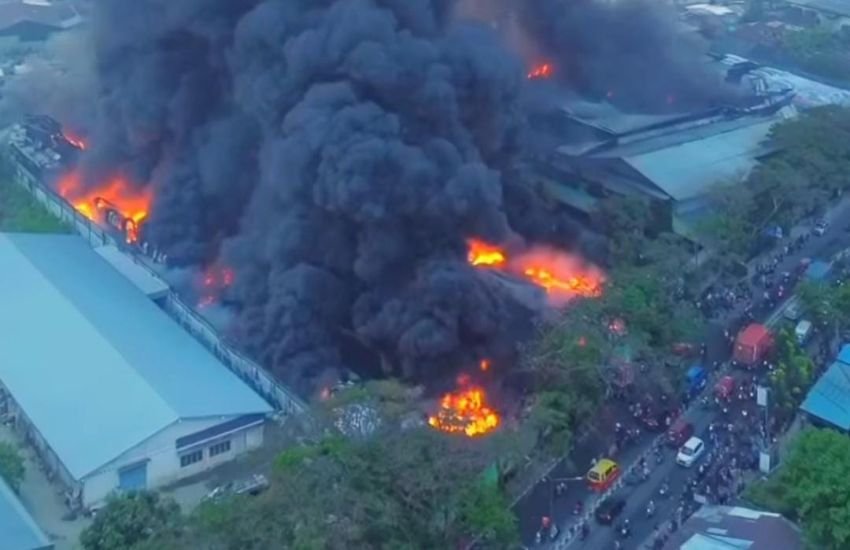 Kebakaran Hebat Pabrik Sandal Swallow di Medan Deli, Polisi: Gudang Bahan Baku Diduga Jadi Titik Awal