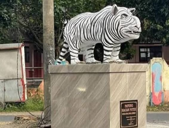 Viral Patung Macan di Kediri Dongkrak Ekonomi Desa, Pedagang Souvenir Bermunculan
