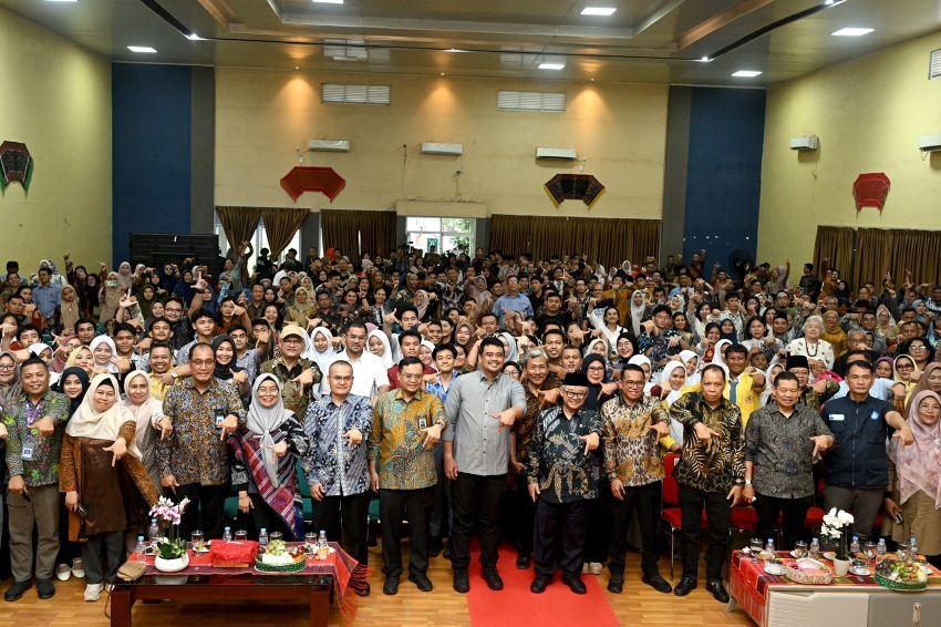 Sekolah di Sumut Mulai Revitalisasi: Bobby Nasution Dampingi Menteri Dikdasmen Resmikan Program 2025