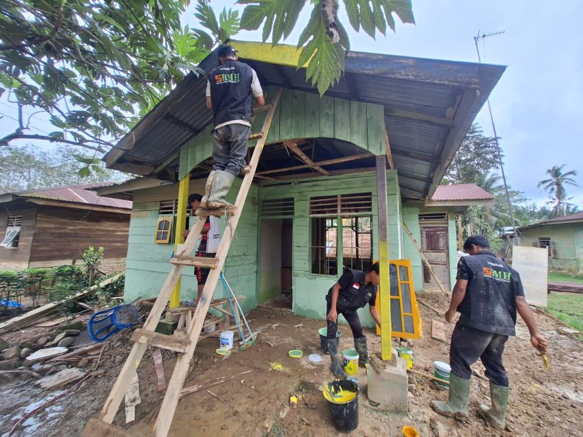 Relawan Hidayatullah dan BMH Lanjutkan Pemulihan Rumah Korban Banjir di Aceh Tamiang
