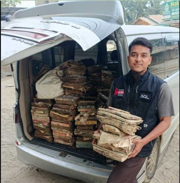 Ratusan Al-Qur&rsquo;an Rusak Akibat Banjir Aceh Tamiang Dikumpulkan Relawan AQL Laznas Peduli