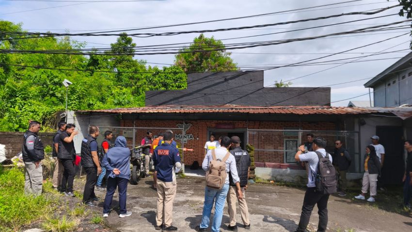 Polsek Blahbatuh Gelar Rekonstruksi Kasus Penganiayaan di Depan Kafe, 14 Adegan Diperagakan