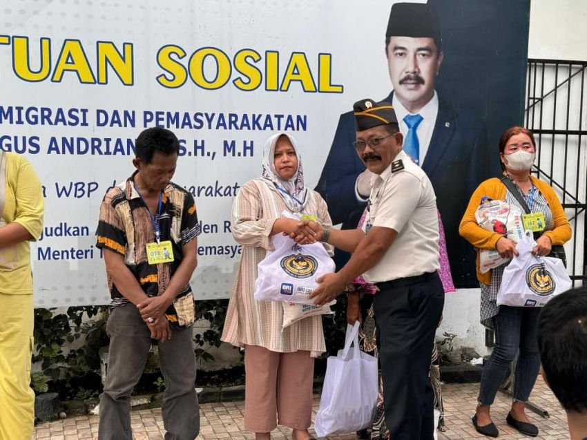 Ringankan Beban Keluarga Warga Binaan, Lapas Labuhan Ruku Bagikan Bantuan Sosial