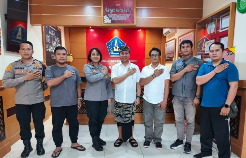 Kapolsek Kuta Sambangi Kantor Camat, Perkuat Sinergi Jaga Kamtibmas Wilayah Pariwisata