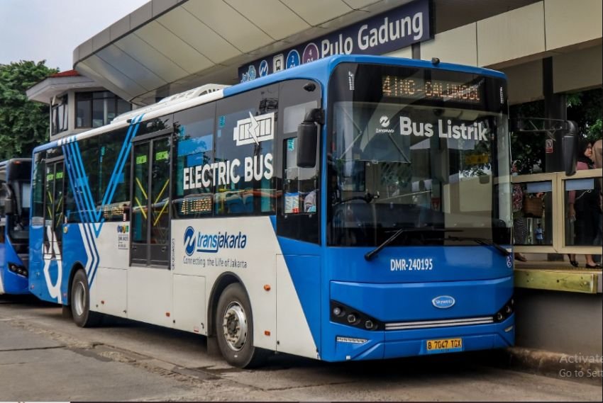 Polisi Tindak Tegas Perbuatan Tidak Senonoh di Bus Transjakarta