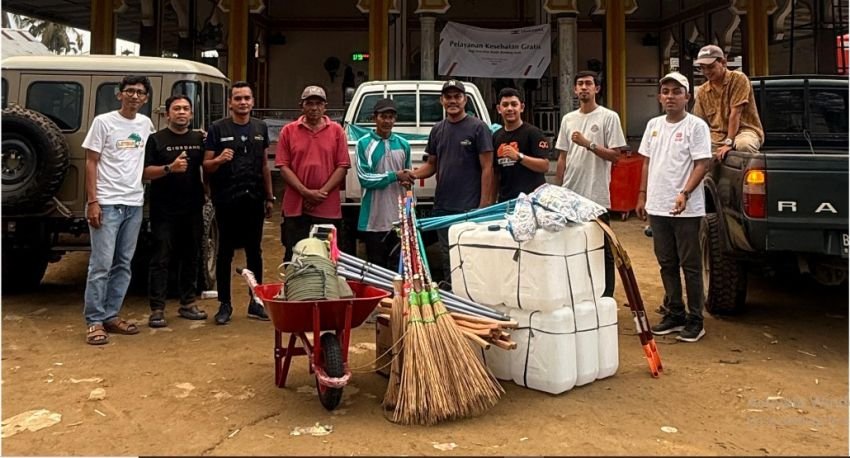Solidaritas Lintas Komunitas: LB 4x4 Aceh dan Scooter Palu Bantu Warga Pidie Jaya Pascabanjir