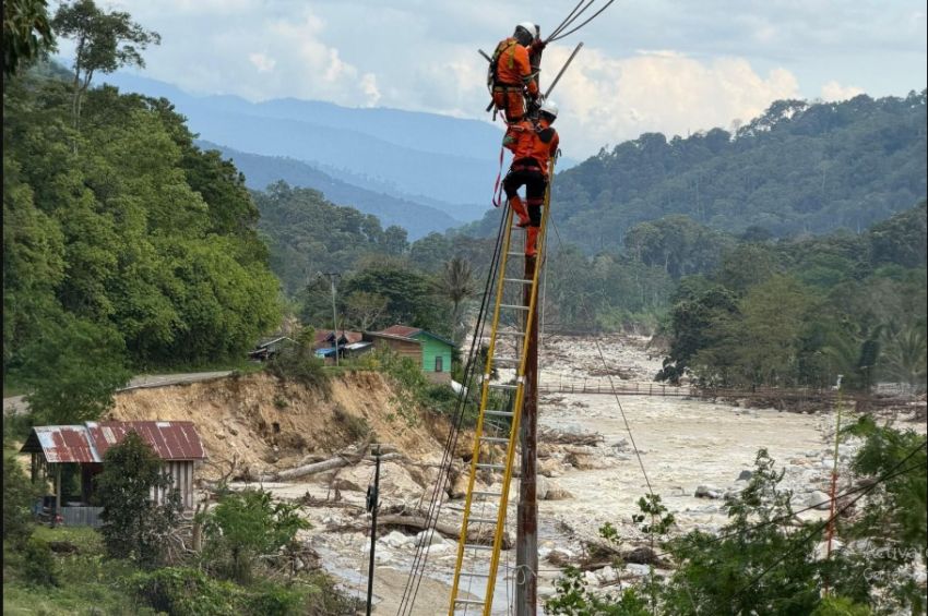 PLN Targetkan Pemulihan Listrik di Pining Aceh pada 4 Februari Setelah Banjir dan Longsor Melanda
