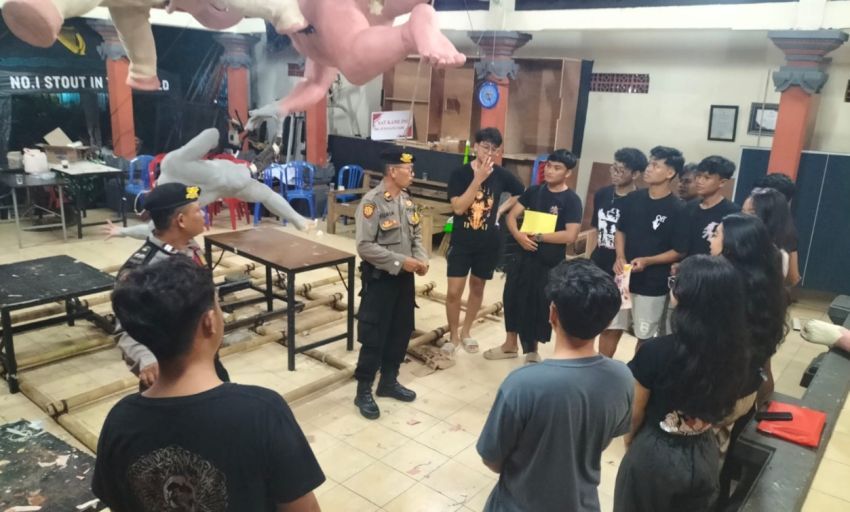 Polsek Denpasar Timur Intensifkan Patroli KRYD Sambang Banjar, Pastikan Persiapan Ogoh-ogoh Aman Jelang Nyepi