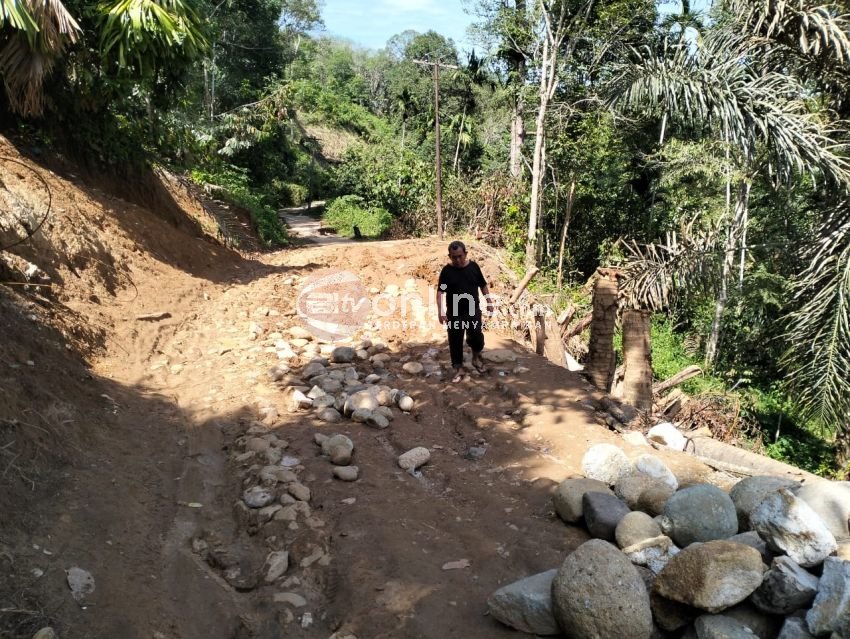 Tinjau Proses Pemulihan Pasca Banjir di Desa Sibulan-bulan, Gandi Parapat: Utamakan Perbaikan yang Sifatnya Vital