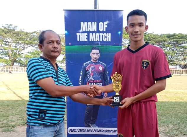 Ibnu Taimiah Sibarani Bersinar! Sinar Muda FC Bungkam Huta Padang FC 2-0 di Turnamen Peduli Sepak Bola Cup Padangsidimpuan