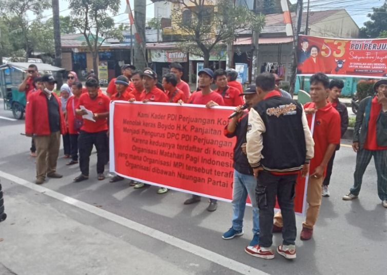 Puluhan Kader PDIP Medan Tolak Pelantikan Boydo-Fuad sebagai Sekretaris dan Bendahara DPC, Desak Konfercab Ulang
