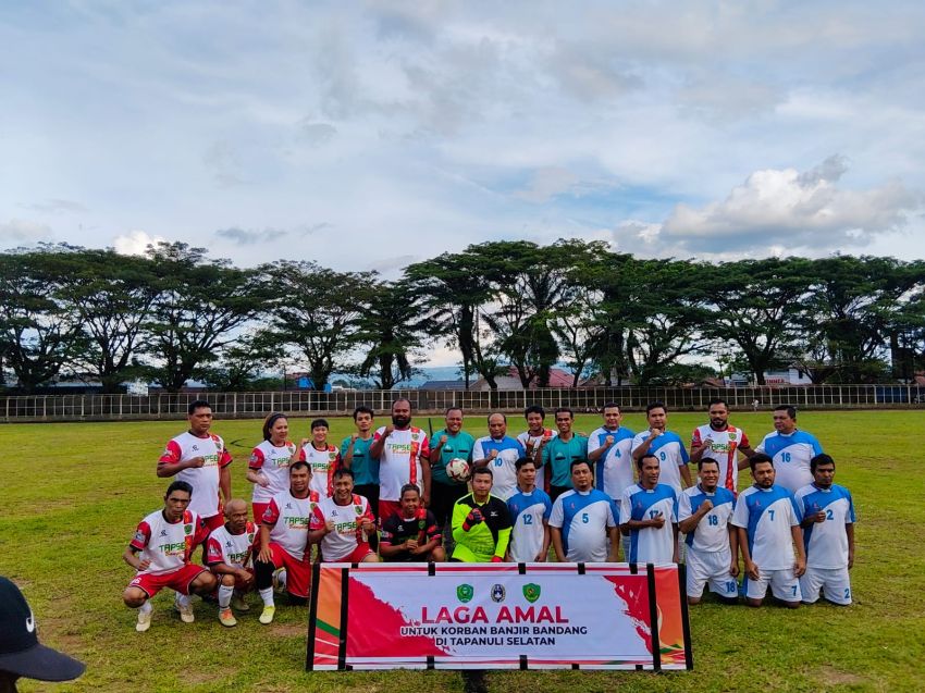 Solidaritas di Lapangan: Warga Padangsidimpuan Antusias Saksikan Pertandingan Amal untuk Korban Banjir