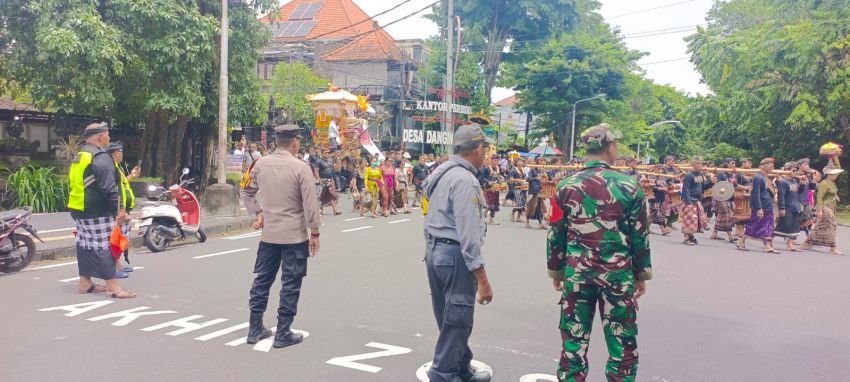 Sinergi Polri&ndash;TNI dan Pecalang, Prosesi Ngaben Warga Dangin Puri Kelod Tertib