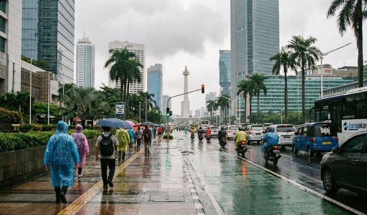 Cuaca Jakarta Hari Ini: Hujan Sedang hingga Petir Berpotensi Guyur Sejumlah Wilayah