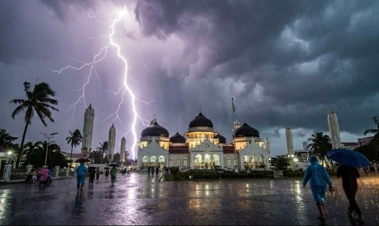 Cuaca Aceh Didominasi Berawan, Sejumlah Wilayah Berpotensi Hujan dan Petir
