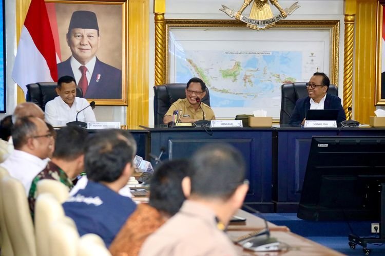 Gotong Royong dan APBN, Pemerintah Percepat Pembangunan Huntap di Sumatera
