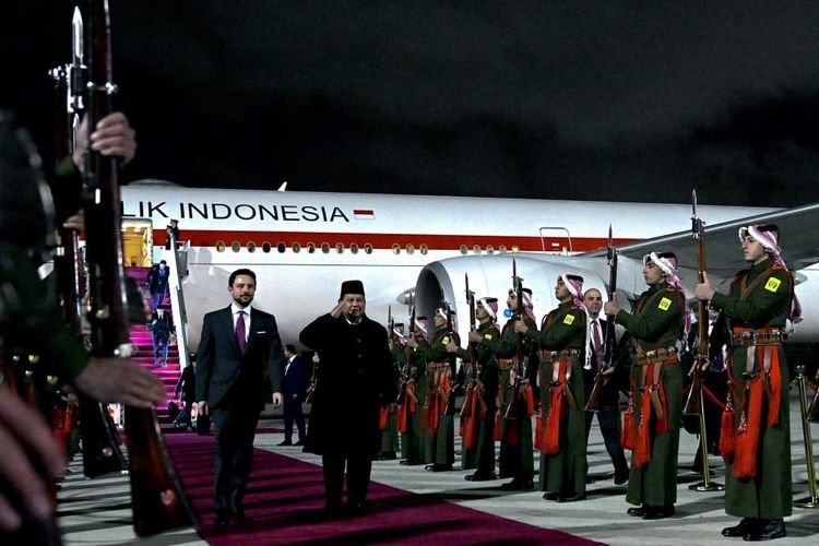 Ramadan Mubarak! Prabowo Disambut Jet Tempur F16 dan Raja Yordania di Amman