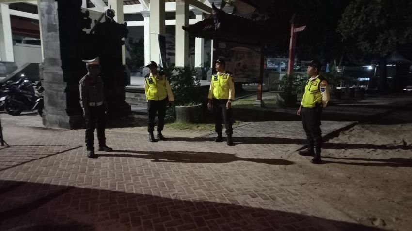 Polsek Kuta Selatan Perketat Patroli di Kawasan Wisata, Pastikan Liburan Aman dan Nyaman