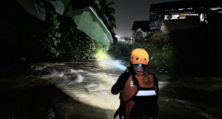 Remaja 13 Tahun Terseret Arus Sungai di Tanggamus, Tim Gabungan Masih Lakukan Pencarian