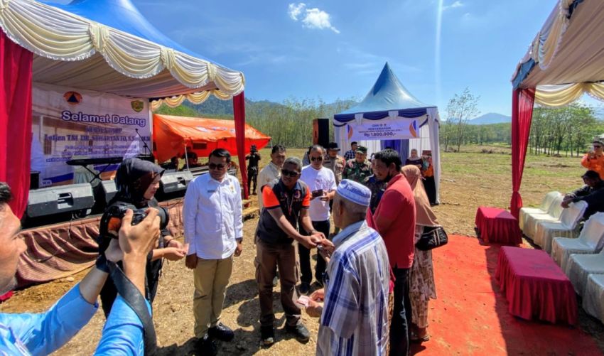 BRI Dukung Penyaluran Dana Tunggu Hunian untuk 100 Warga Terdampak Bencana di Tapanuli Selatan