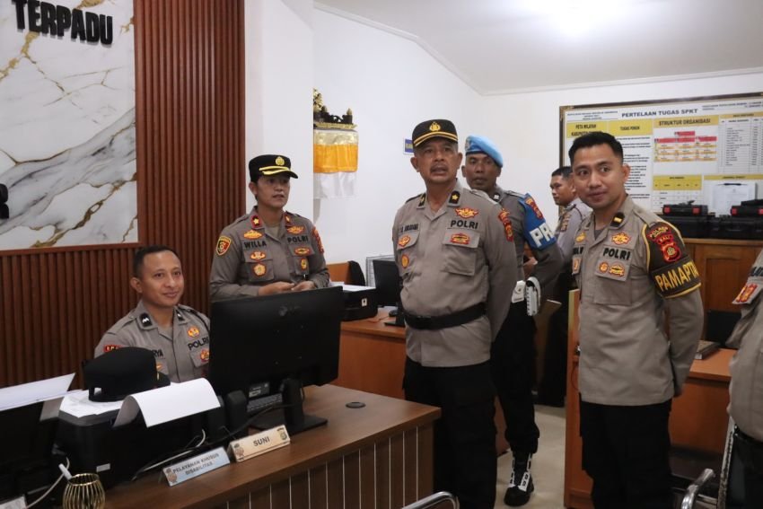 Pastikan Pelayanan Prima, Wakapolres Gianyar Cek Ruang SPKT dan SKCK