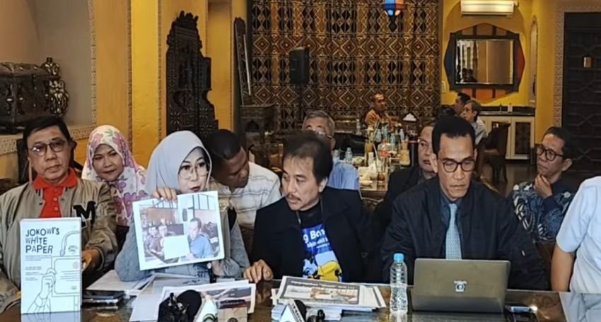 Penelitian Selama 3 Tahun, Dokter Tifa Klaim Ada Enam Versi Ijazah Joko Widodo