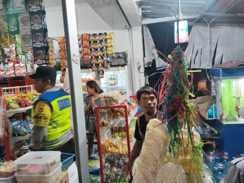 Polsek Denpasar Utara Gelar Patroli Dialogis, Cegah Trek-Trekan dan Gangguan Kamtibmas di Peguyangan Kangin