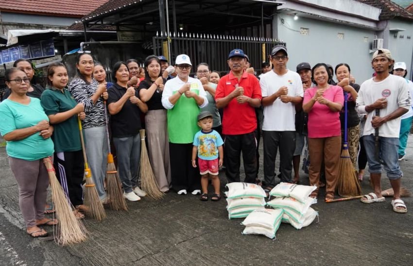 Ibu Putri Koster Ajak Warga Bali Bergotong Royong Lewat Gerakan Kulkul PKK dan Posyandu