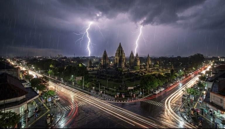 Hujan Petir Berpotensi Guyur DIY, Sleman dan Kota Yogyakarta Perlu Waspada
