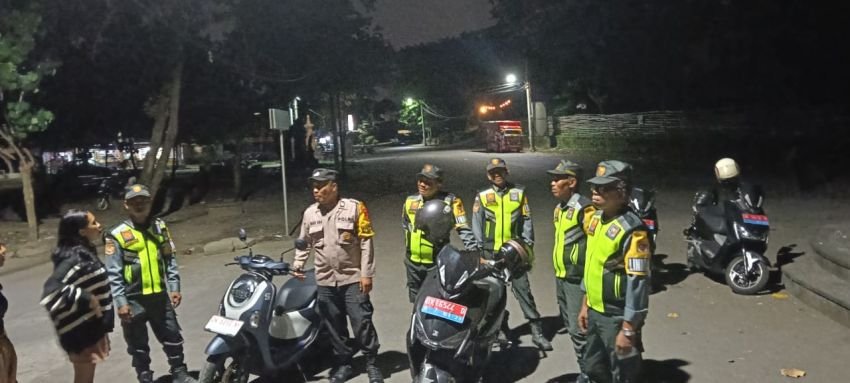Patroli Gabungan Bhabinkamtibmas&ndash;Linmas Jaga Kamtibmas Malam Akhir Pekan di Denpasar Timur
