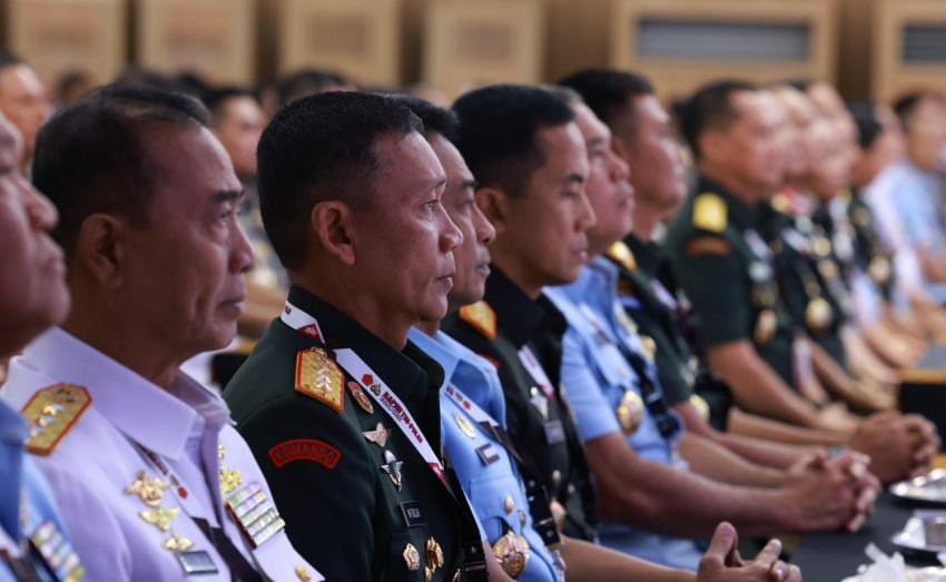 Mayoritas Warga Takut Dwifungsi, Tapi Hampir Setengah Setuju TNI-Polri Duduki Jabatan Sipil