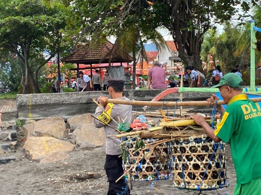 Buleleng Bersih! Polres dan Relawan Kumpulkan Hampir 1 Ton Sampah di Pantura Bali