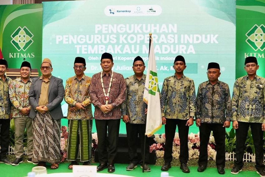 Menkop Ferry Juliantono Kukuhkan Koperasi Induk Tembakau Madura, Perkuat Ekosistem Ekonomi Petani Lokal