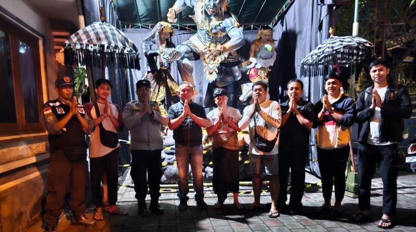 Kapolsek Denpasar Timur Sambang Banjar Awasi Persiapan Ogoh-Ogoh Menjelang Nyepi 2026